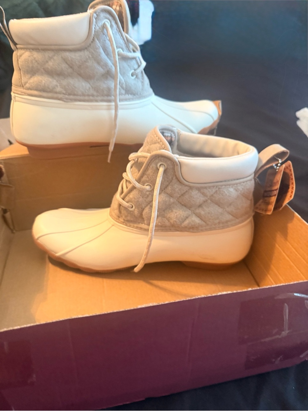 Skechers WOMEN Cream Quilted Lace-Up Boots